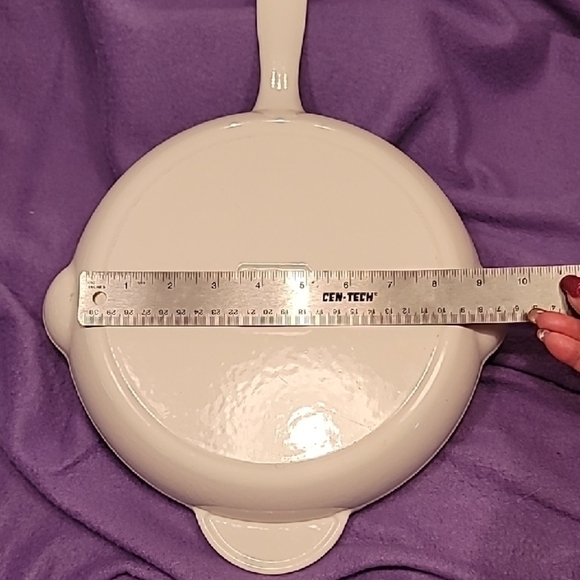 0705. inspired home Bel Fer White Enameled Cast Iron 10.25" Skillet Limited Ed. - Picture 4 of 7